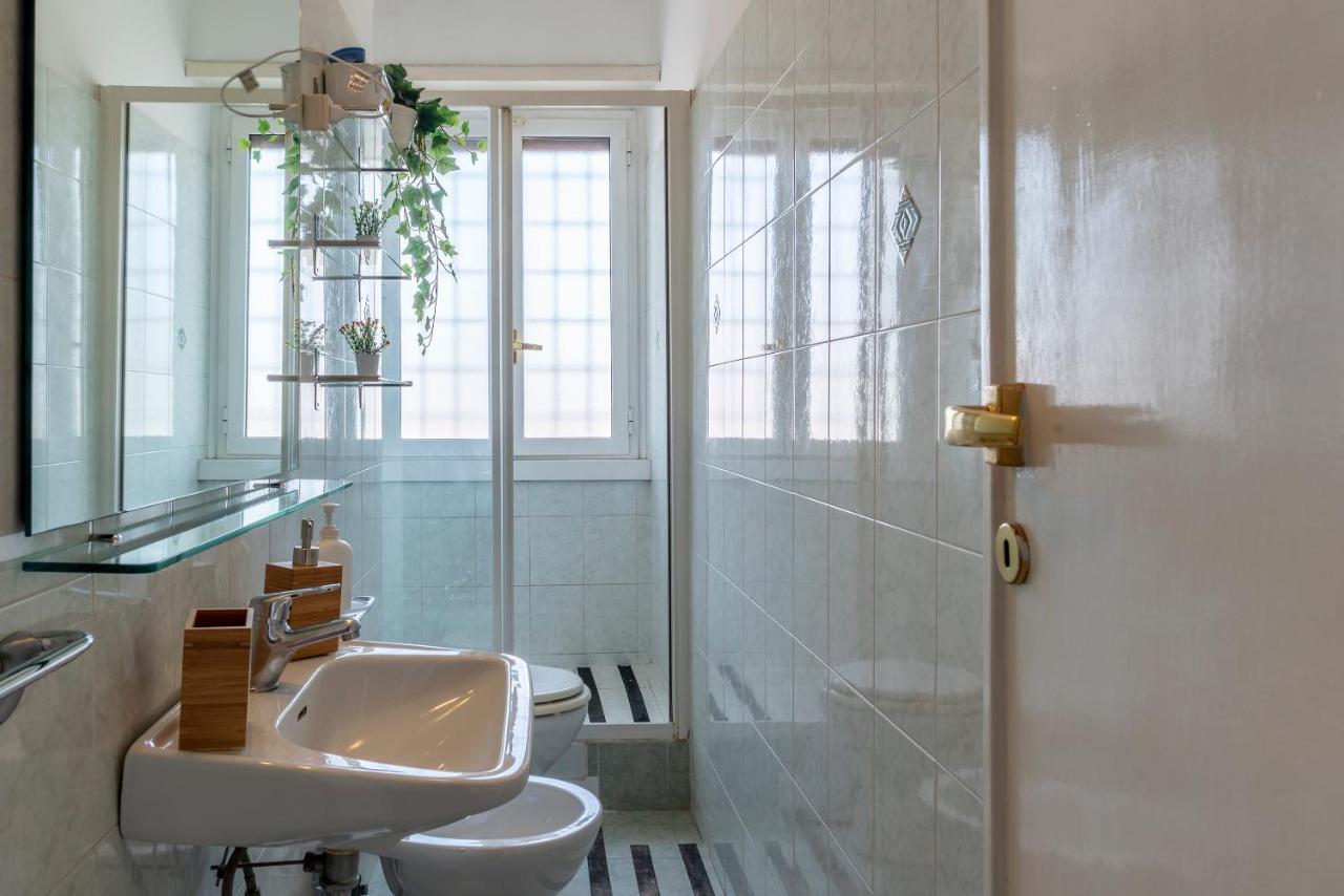 Roomy And Bright With Terrace Apartment
