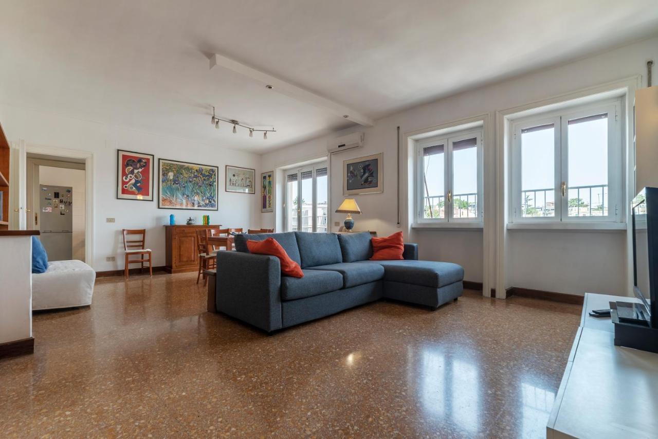 Roomy And Bright With Terrace * Rome