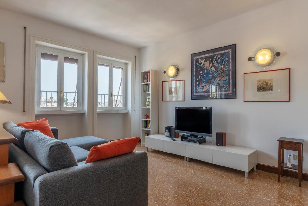 Apartment Roomy And Bright With Terrace *