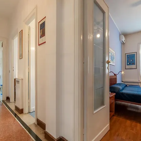 Roomy And Bright Apartment With Terrace Rome Exterior photo
